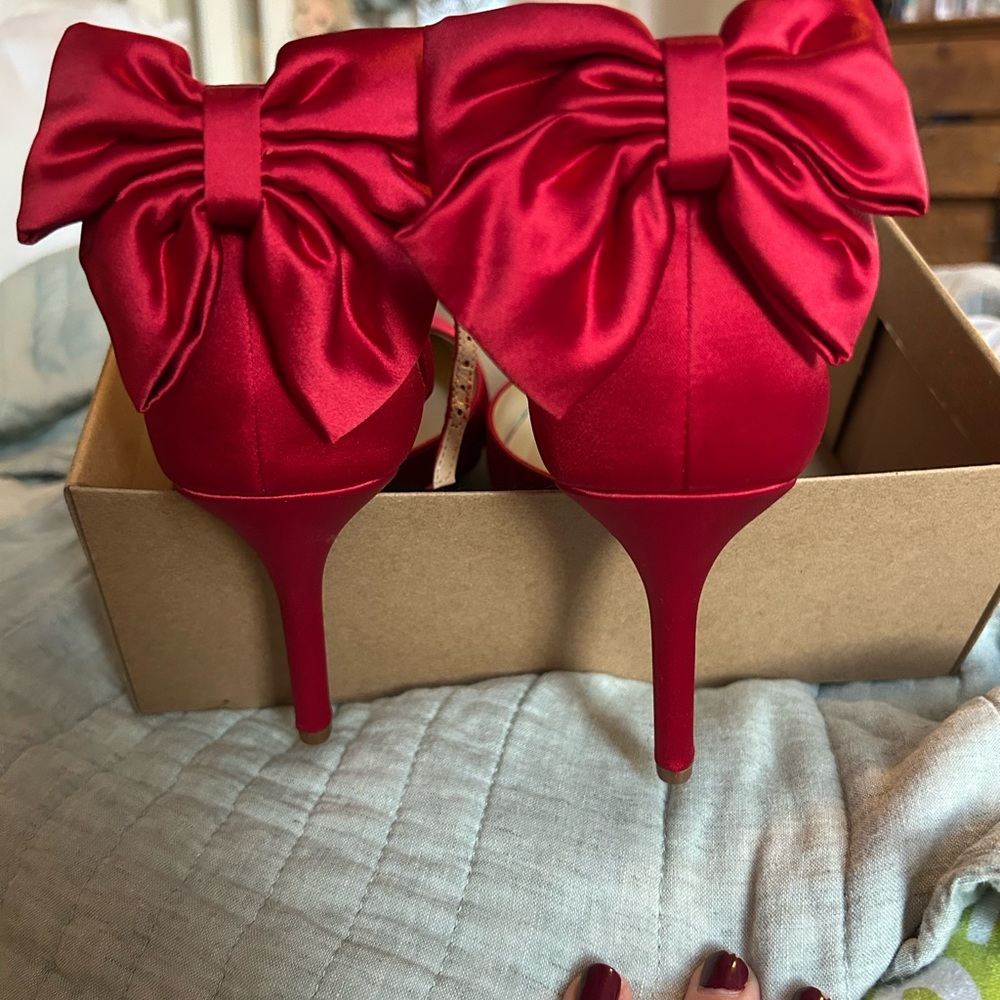 ♥️ Jessica Simpson Elegant Red Bow Heels NWT♥️